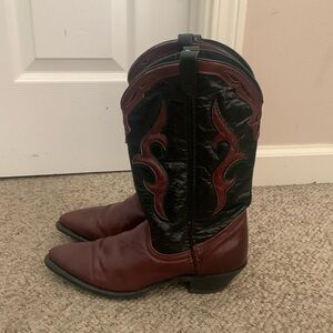 Vtg Dingo burgundy & black pull on Cowboy western boots sz 7-8